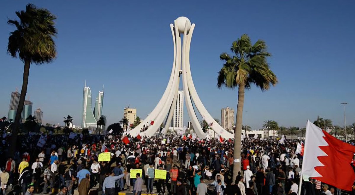 ذكرى ١٤ فبراير ٢٠١١م .. تختزن في ذاكرتها ..

" قصةُ شعبٍ خرج يطالب بالعدالة وحق المواطنة المتساوية من أجل حياة كريمة مستقرة .." 
 وتتأكد هذه الحاجة يوماً بعد يوم ..
#واثقون_بالله