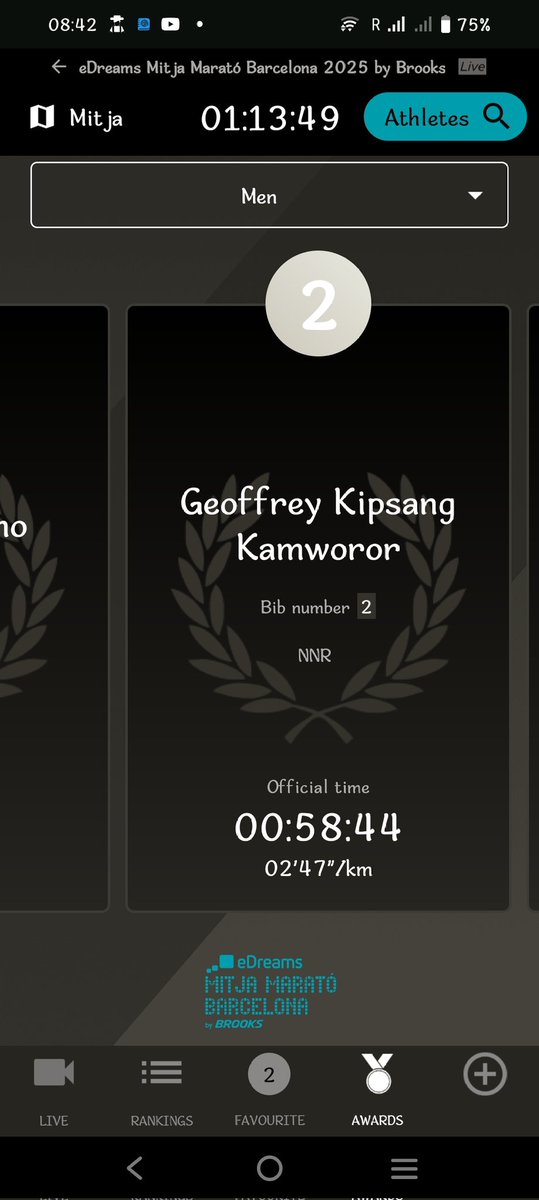 MunyaMunzwe's tweet image. Kiplimo just smashed Half Marathon WR by nearly a minute. #barcelonahalfmarathon