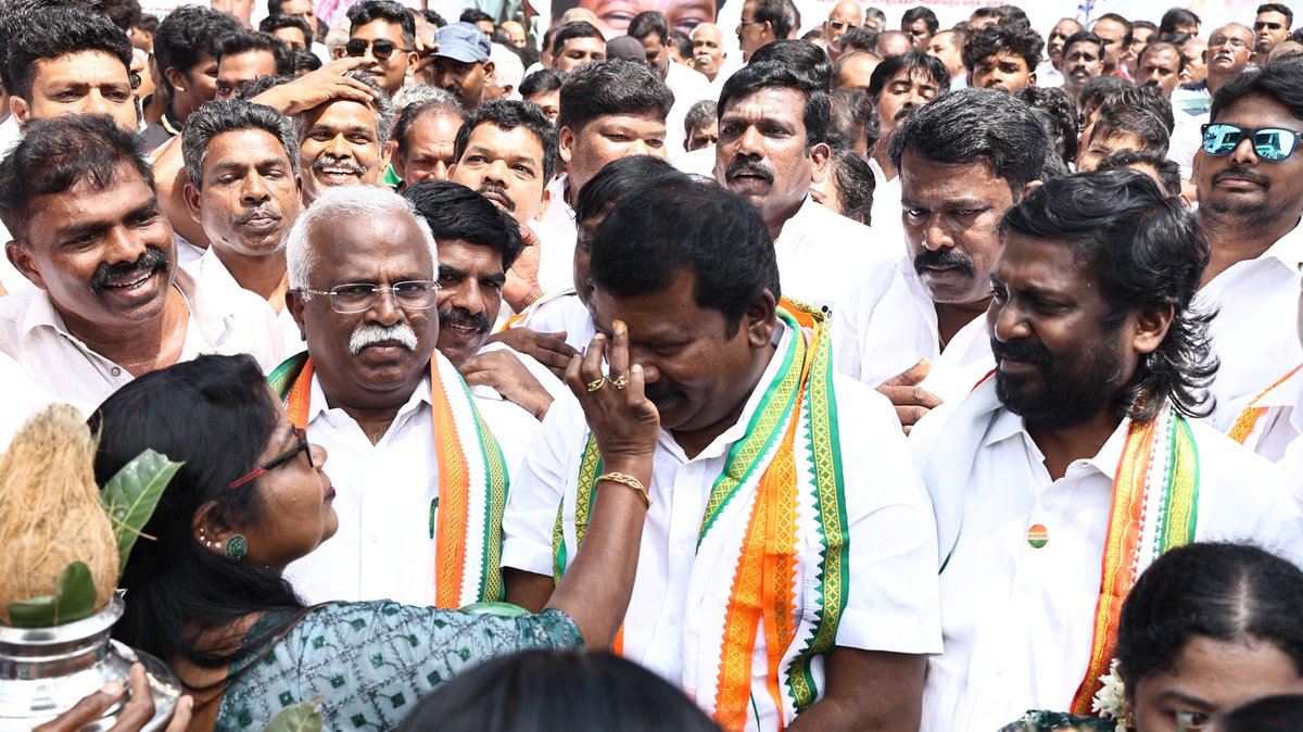 SPK_TNCC's tweet photo. இன்று 16.02.2025 கன்னியாகுமரி மேற்கு மாவட்ட காங்கிரஸ் கமிட்டி புதிய அலுவலக கட்டிடம் திறந்து வைத்து உரையாற்றியபோது..
 
இடம்: குழித்துறை

@ruby_manoharan  @iamvijayvasanth @RajeshKumarSMLA @advjgprince 

@INCIndia @kharge @RahulGandhi @kcvenugopalmp @priyankagandhi @girishgoaINC @SurajMNHegde @Pawankhera @INCSandesh @KRajuINC