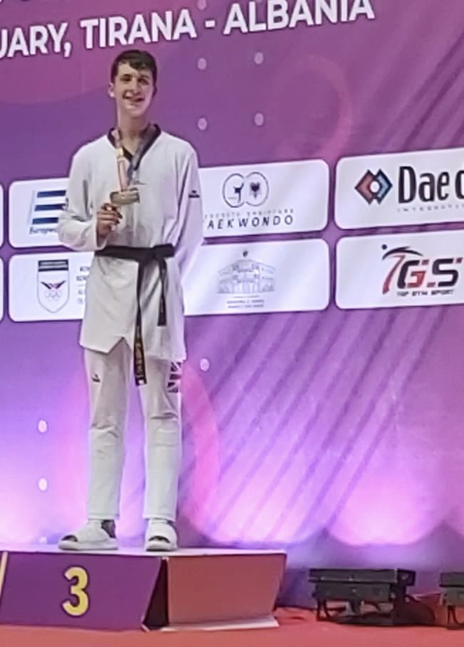 Lyndsey cartwright tweet media