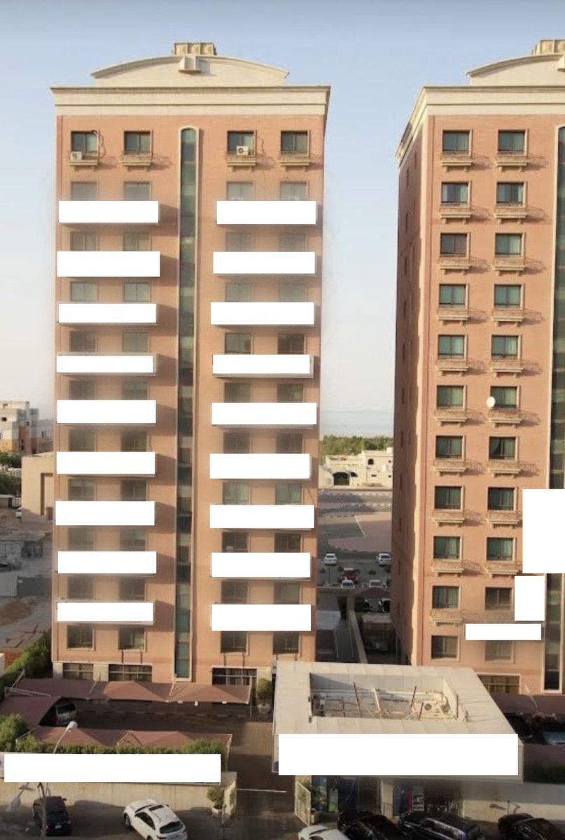تعتبر الهوية المعمارية من أهم عناصر  التطور العمراني وتعكس وجه الدولة الحضاري.

ومع تزايد عدد الأنشطة التجارية في المباني ازدادت ايضا الإعلانات التعريفية من غير مراعاة الجانب الجمالي 

لذلك اقترحنا استبدال إعلانات الواجهات الواقعة بالعقارات متعددة الأدوار بإعلان تعريفي موحد في