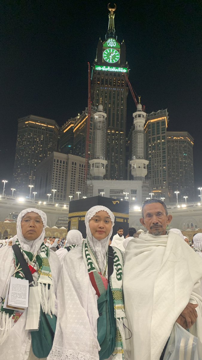 khoiirr_'s tweet image. memasuki usia ngalor ngidul with ibu bapak🤍