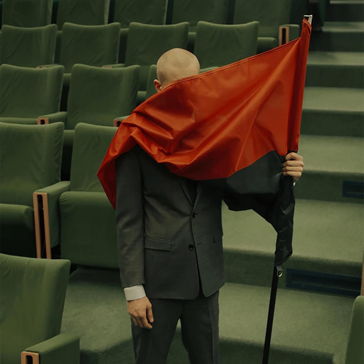 15 Red Flags in a Man:

1. He has a victim mentality.