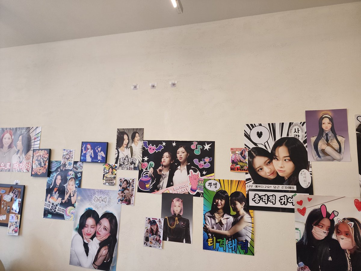 #HEAVEN_OR_HELL #신자매_FOREVER
카페 너무 잘 꾸며져있고 음료도 맛있어요 볼거리도 많이 있고 럭드도 예쁜게 많아요
티셔츠 감사합니당 ㅎㅎ🖤🖤