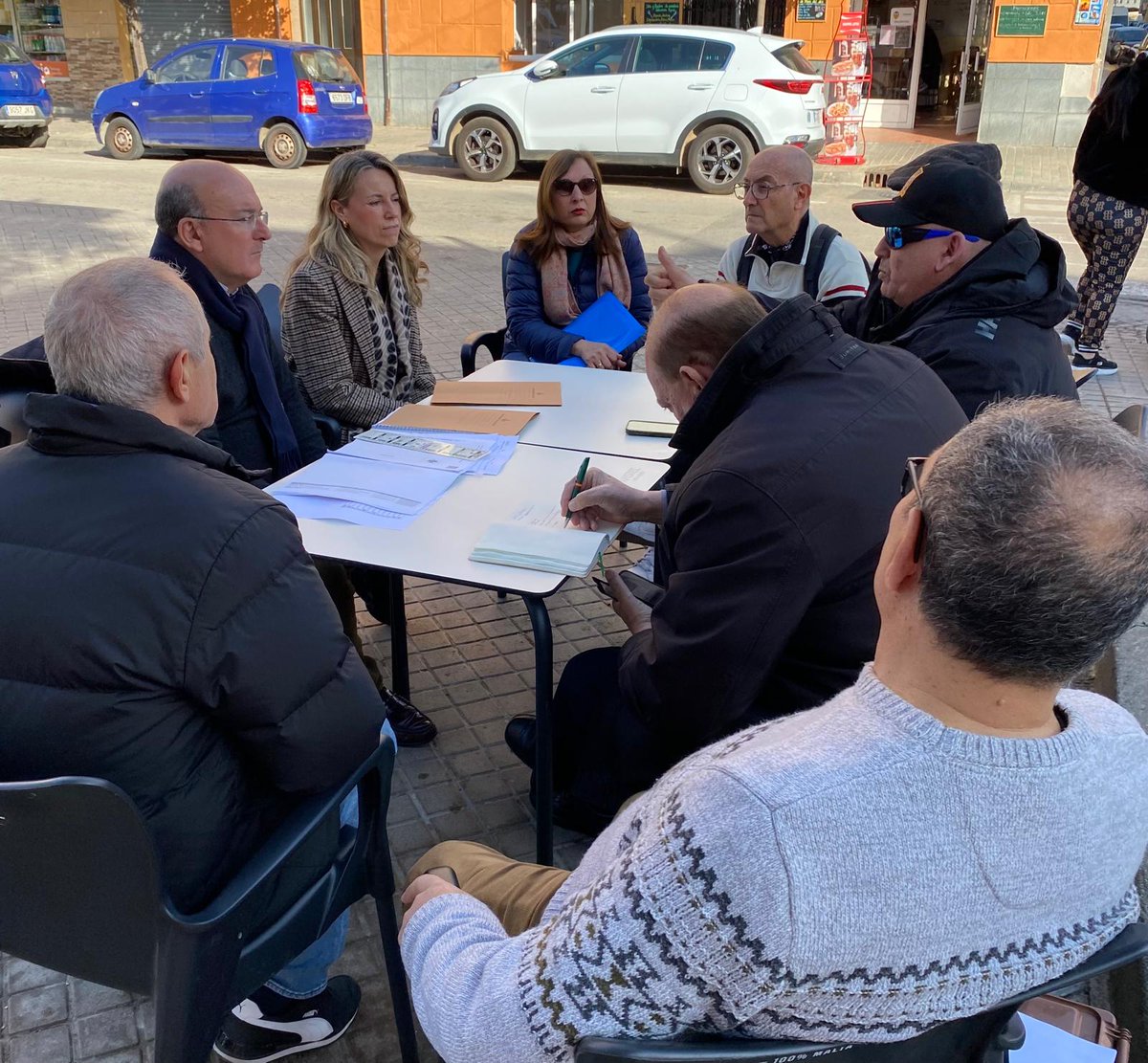 AjuntamentVLC's tweet image. 💡Iniciem la renovació de l'enllumenat públic a #Natzaret amb la instal·lació de 138 fanals.

▶️L'actuació pertany al contracte de millora d'enllumenat públic als #barris, dotat amb 1,3 M€, que inclou les propostes veïnals del projecte participatiu #DecidimVLC 2022/2023.