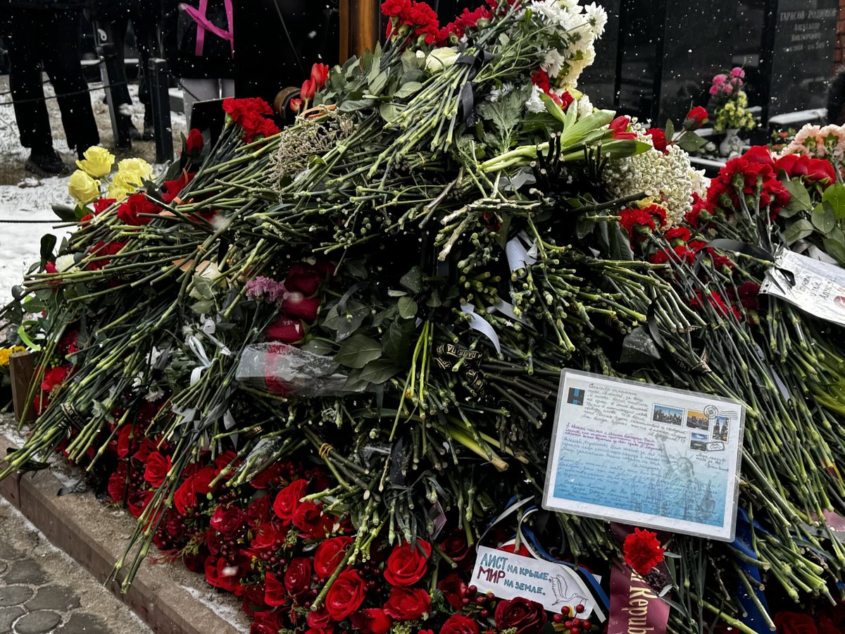 Alexei Navalny’s grave in Moscow’s Borisovskoye Cemetery this morning. One year ago today Russia’s most prominent opposition figure &amp; the Kremlin’s most vocal critic died in a remote penal colony.