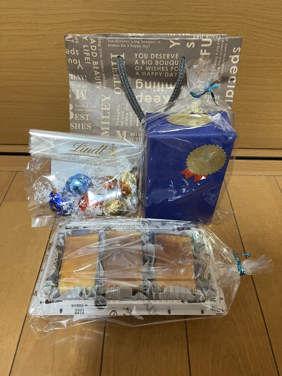 調教中の女性からまさかのプレゼント🎁
香水とチョコ、手作りケーキ！

キュンキュンしたので春物の洋服を爆買いしてあげました👍