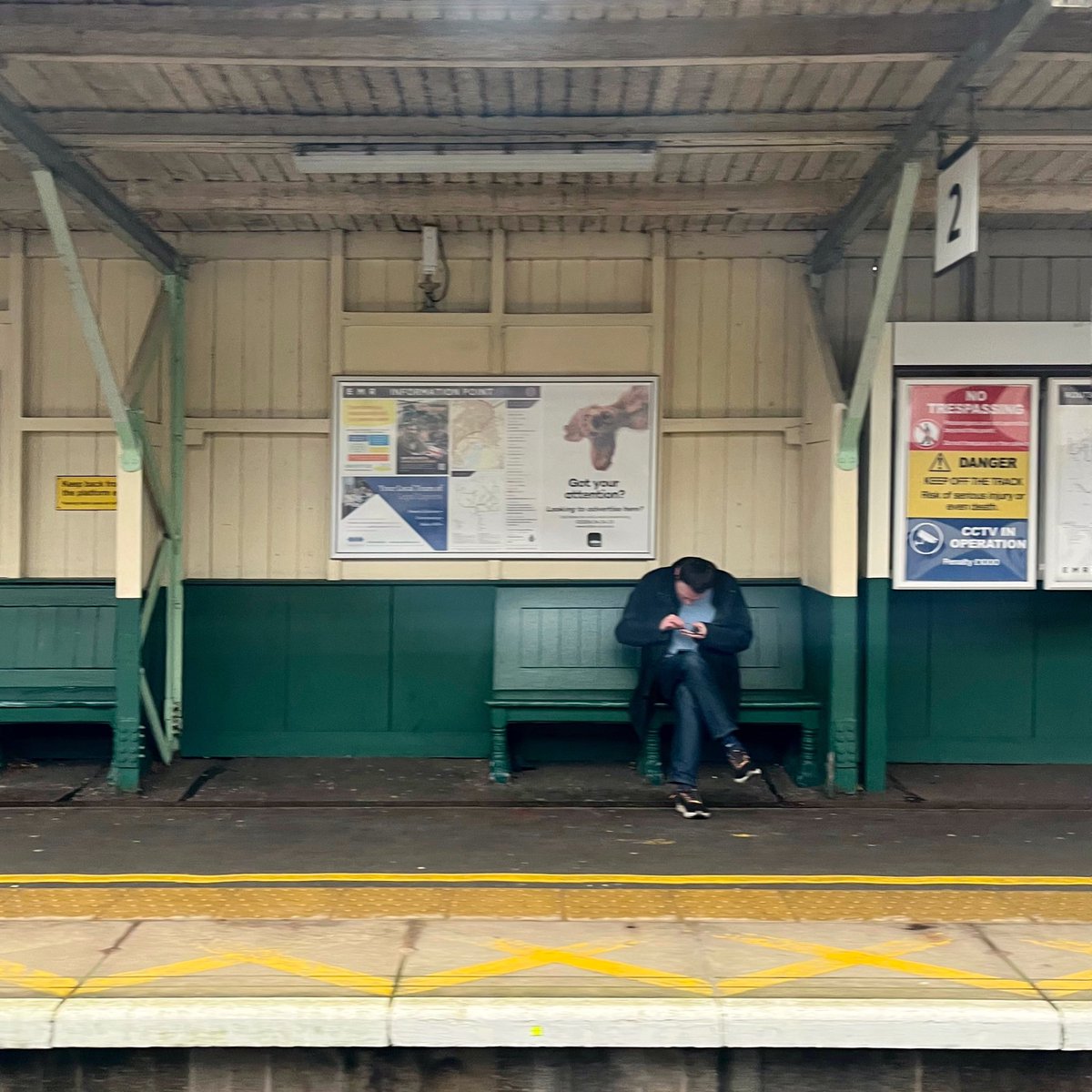 mattlynhamphoto's tweet image. Wonder what's cooking at the house tonight
Stew and beans
Tune that station, turn that dial
Have another dream
Ain't it stupid how some people stare?
Not even, "How do you do?"
What's that Mister? Na na na
I'm just the same as you
#Gallery365in2025SundayMusic
@Gallery365photo