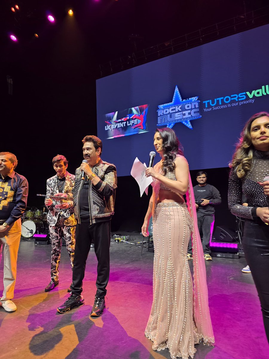 Anushka_Arora's tweet image. About last night hosting #KumarSanu live in London @EventimApollo 🫶🏼💕