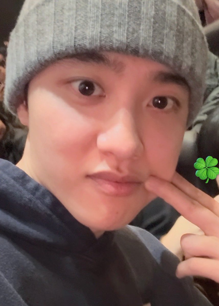 세상에서 제일 귀여운 모찌피스 🥺✌🏻

#말할수없는비밀 #말없비 #도경수
