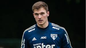 🚨 | Galatasaray, Lyon’un kalecisi Lucas Perri ile ilgileniyor!

🧤 27 yaşındaki Brezilyalı file bekçisinin temsilcisi, transfer görüşmeleri için İstanbul’a davet edildi.
🔎 Muslera’nın sezon sonunda ayrılma ihtimali nedeniyle kaleci arayışına giren Cimbom perri ile ilgileniyor.