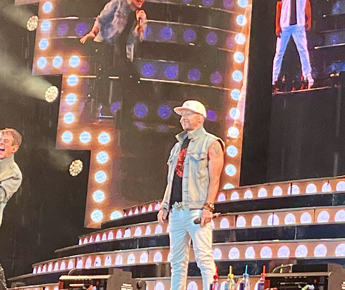 Chezsmom13's tweet photo. I sure do miss this @DonnieWahlberg !! Bring on Vegas! ๐๐๐๐โค๏ธ๐๐งก๐#MagicSummer2024 #DonnieWahlberg #Donniegirl #Nkotb #Blockhead #Blockhead4life #LoveEternal ๐งก๐ค https://t.co/fnFq9uQ3V9