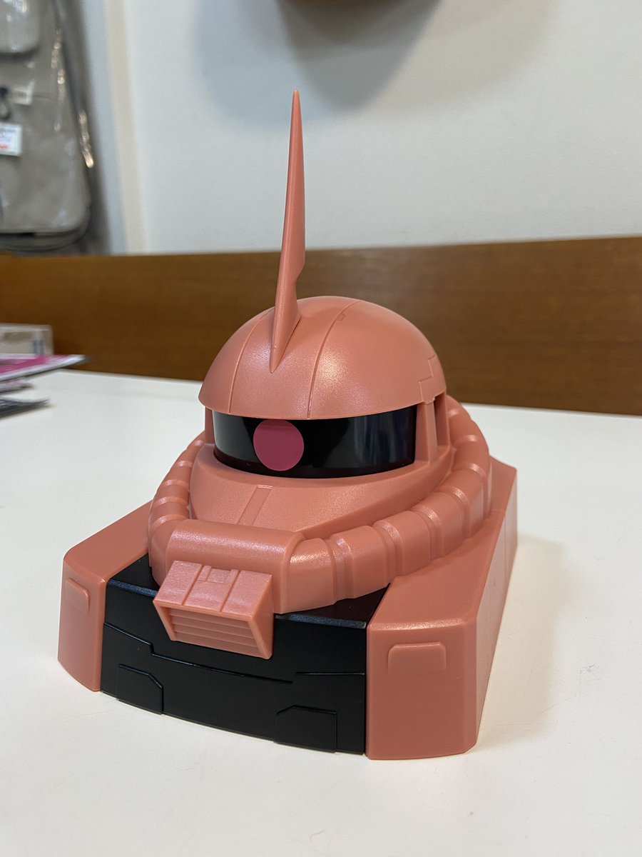 web89019725's tweet image. 先日のバレンタインデー。
お客さんから変わった物を頂きました。
中にはちゃんとチョコレート入ってましたよ😊