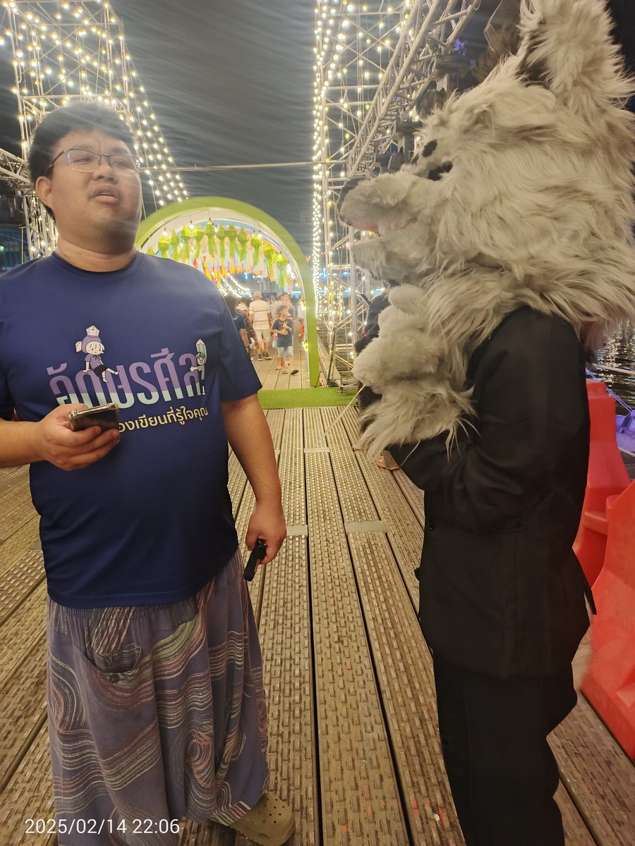 BoomtntCh's tweet photo. เอาภาพบรรยากาศไปงานที่ราชบุรีมาฝาก #furryartwork #furryartist #furrybar #fursuit https://t.co/44W5nAsF62