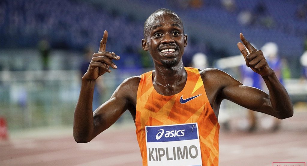 ivanmubiru256's tweet image. Uganda’s 🇺🇬 Jacob Kiplimo breaks World Record again on road.

He crossed the finishing line of 21 kilometers at 56:42 seconds at the Barcelona Half Marathon. 

@jacobkiplimo2 becomes the first runner to finish under 57:00 at half marathon.
#JacobKiplimo 
#BarcelonaHalfMarathon