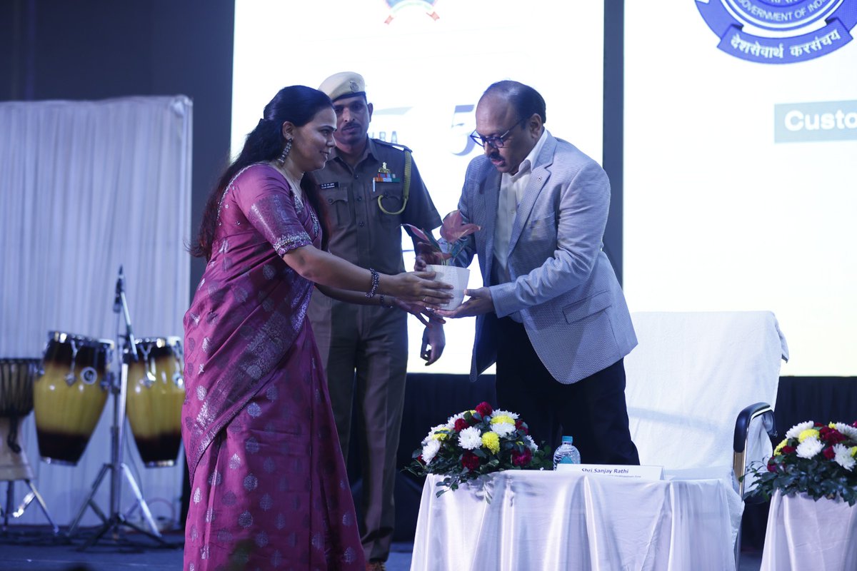 CustomsVizag's tweet photo. 1/5 Yesterday’s #InternationalCustomsDay event was a resounding success with both insightful talks and vibrant moments! It was amazing to see all the stakeholders participate with such enthusiasm. A big thank you to the friends and families of officers/staff who attended the event and made it a memorable day. @cbic_india @cgstcusvizag 

Below are few highlights from the event: