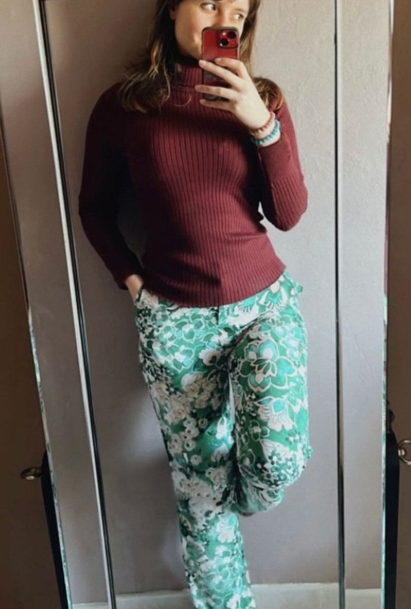 Wasze pieniądze zaraz będą Moje, a wy znowu poczujecie się jak śmiecie. Już po wypłacie więc czas na kolejne dojenie, frajerzy 🤭💋

Findom femdom paypig cuckold humanatm fincuck