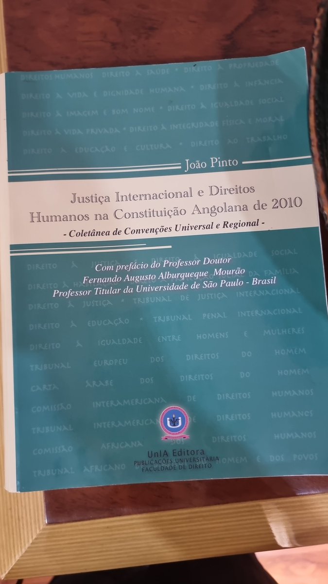 joaopinto1973's tweet photo. A Moral, o Costume,   o Direito e a Política nacional ou internacional estão em crise permanente por cada conflito, facto natural ou social que exige aplicação nas normas...
As lideranças e cidadãos devem buscar moderação nas normas que existem, adequando-as à conjuntura... https://t.co/WBsKVQiclL