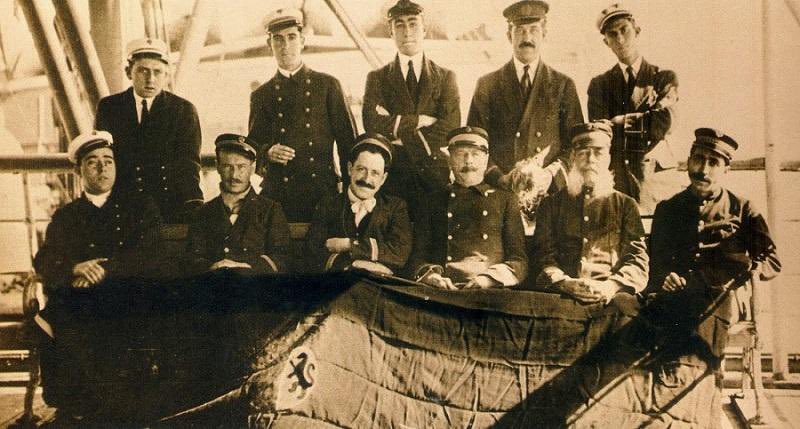 🚢🌊 𝐄𝐥 𝐕𝐚𝐩𝐨𝐫 𝐕𝐚𝐥𝐛𝐚𝐧𝐞𝐫𝐚: 𝐄𝐥 𝐓𝐢𝐭𝐚𝐧𝐢𝐜 𝐄𝐬𝐩𝐚ñ𝐨𝐥 🖤🇪🇸
No dejes que esta memoria desaparezca. Conoce la historia completa aquí 👉 inclusion.gob.es/web/cartaespan…
📖⚓
#SoyDescendiente