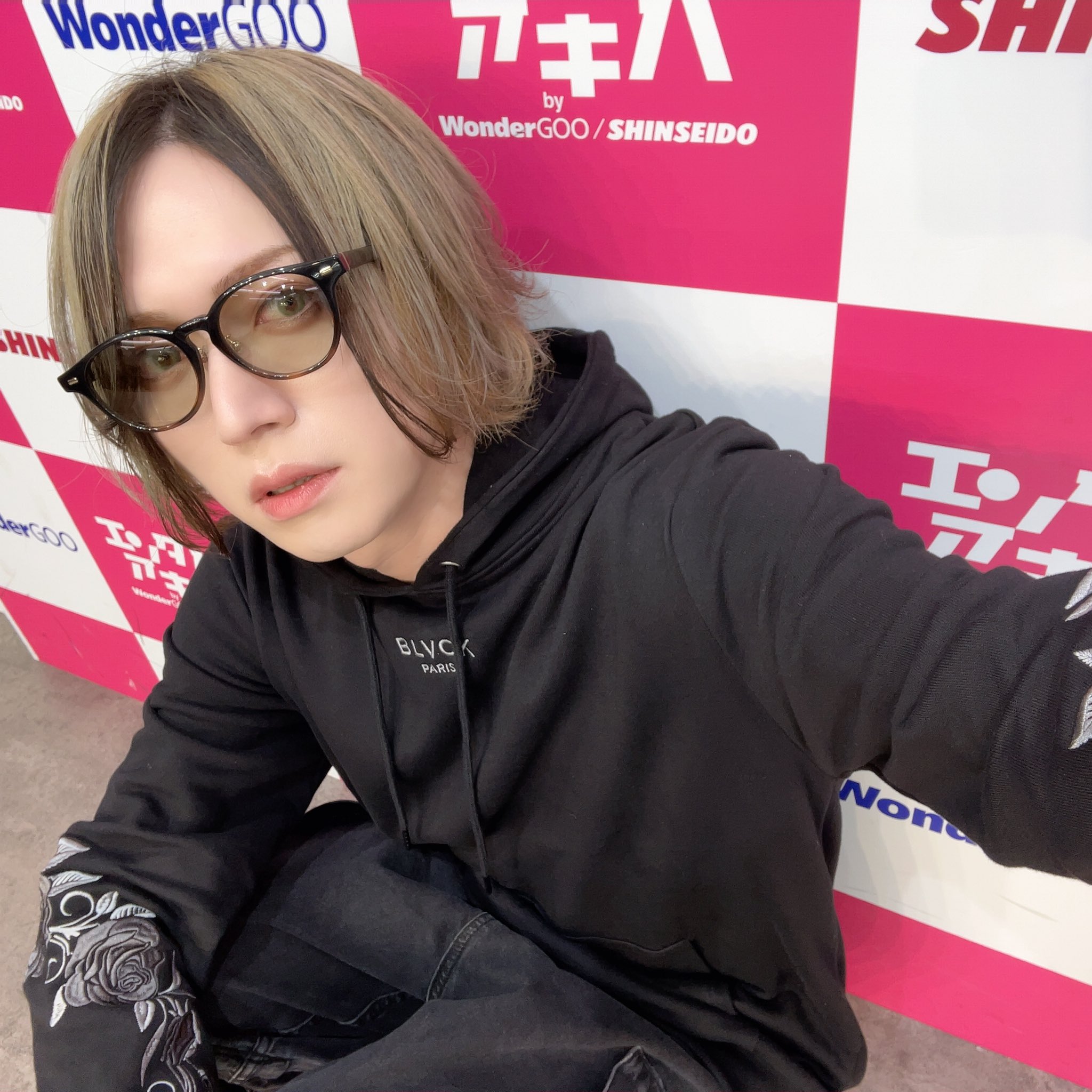 DIAURA yo-ka MASTERパーカー 愚民の日 DIAURA yo-ka 傷つか MASTERパーカー 愚民の日