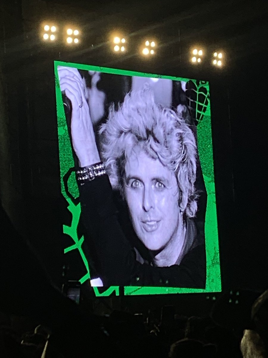 dpdimas98's tweet photo. my best day is green day 🟩🟩🟩 https://t.co/9TZD6Y8pTS