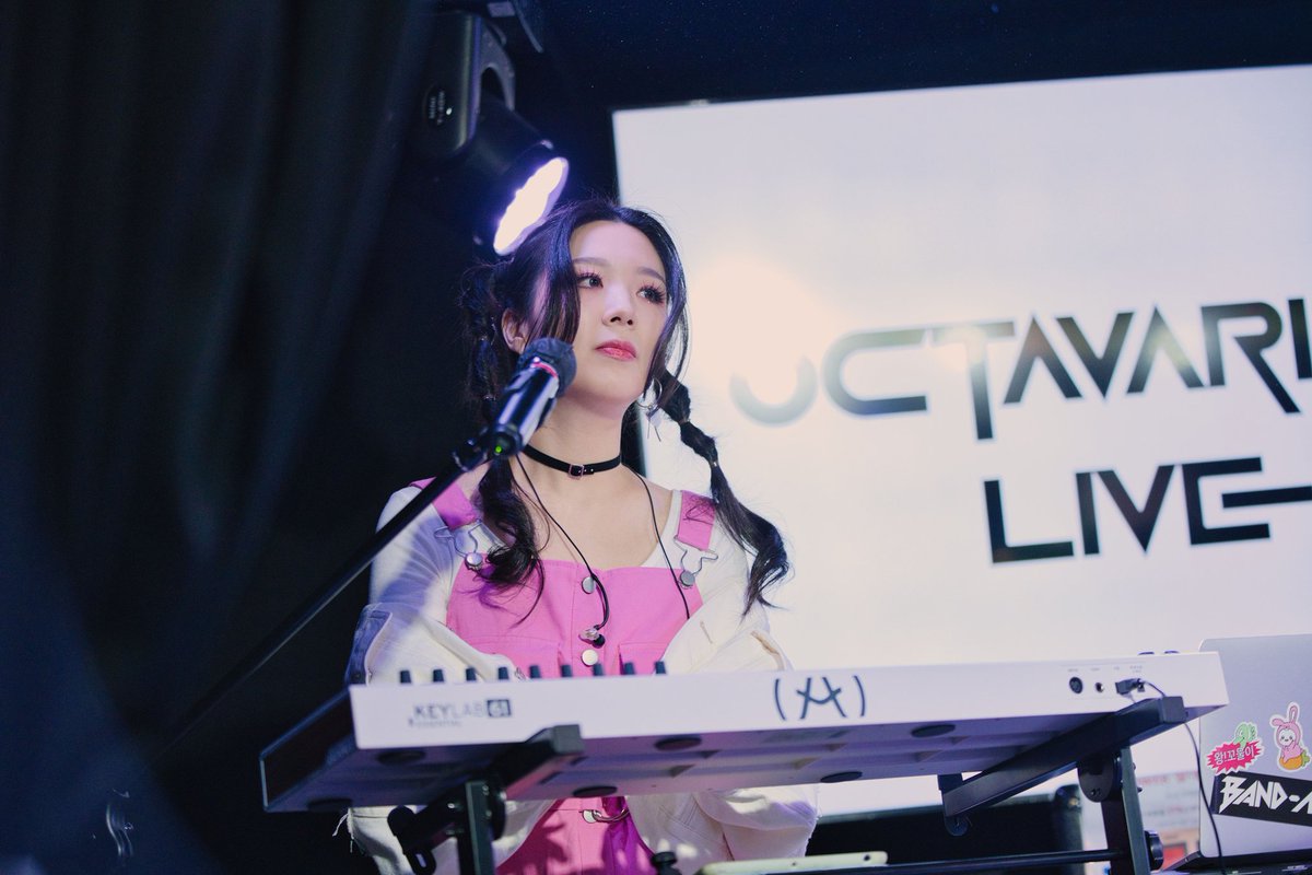 리조또 앤 스파게티 🎹로 참여했습니다~!!! 리허설때까지만 해도 걱정이 많았는데 관객분들 호응이 좋아서 다 재밌었던 것 같아요🥰🥰🥰 오따끄행사 많았는데도 오밴안 찾아주신 분들, 멋지고 신나는 무대 보여주신 다른팀분들, 스텝분들 모두 수고하셨습니다💝
공연사진은 셀리나님! #오밴안_후기