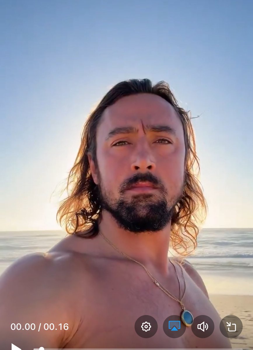 koaxkoax's tweet photo. @neapolleon Is this guy Sol Brahs long lost father? After the incident he was deported to Australia… https://t.co/bZb0LaxE7p