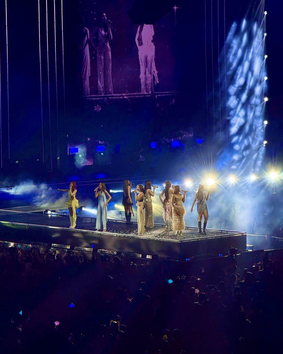 getmydoodlebin's tweet photo. Still on a concert high and going through PCD. Wdym from 65 blooms to a SOLD OUT Philippine Arena concert? You’ve come so far! 😭🌸  @BINI_ph #BINIverseWorldTour2025PH https://t.co/DNTWDDNed2