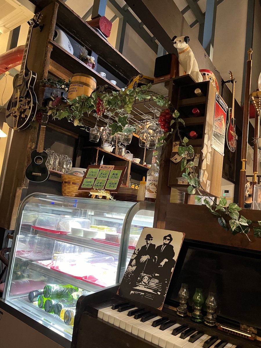 futensema's tweet photo. ナポリタンと懐メロバンド
友達の店^_^笑笑
リングロード高崎 https://t.co/Ktp3Cc1aAv