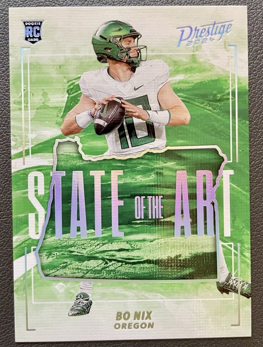 Skiizzle_'s tweet image. Bo Nix Card, Case hit 🔥 #panini #prestige #bonix 
SSP card, honestly this is probably arguably one of my favorites of Bo, I’m a huge Ducks fan and the green just looks amazing. Gunna definitely send off to get graded.
