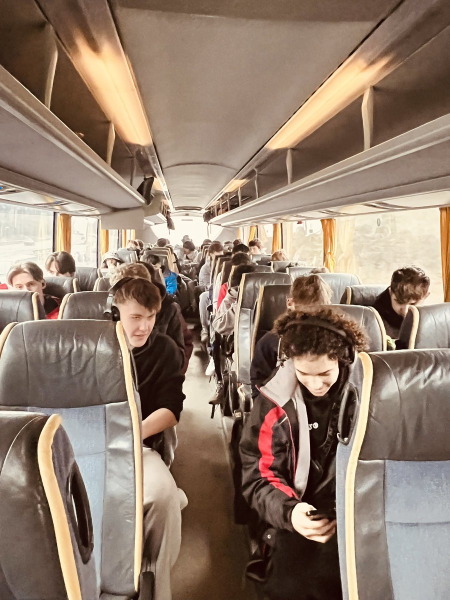 Senior Ski trip on route to Stansted before jumping on a flight to Italy 🇮🇹 #RGSHWlife #adventure #skitour2025 #letitsnow #blueskydays