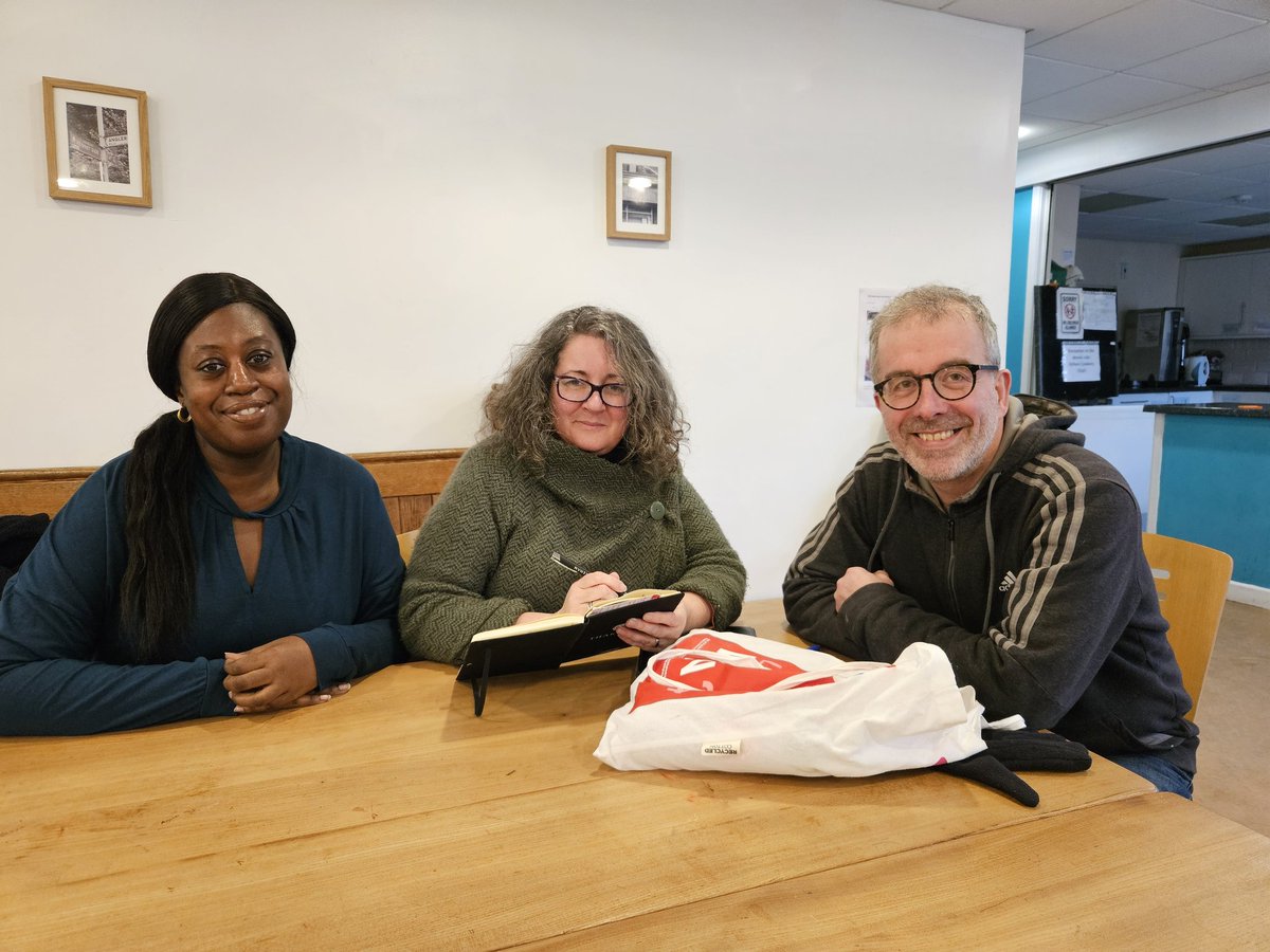 Thames Ward Labour Councillors hold regular surgeries at which locals can come to chat and see if we can help them. Our surgery in Orts Rd yesterday was busy and it's always satisfying to help residents out.
You can see the dates and times of our surgeries on the Council website.