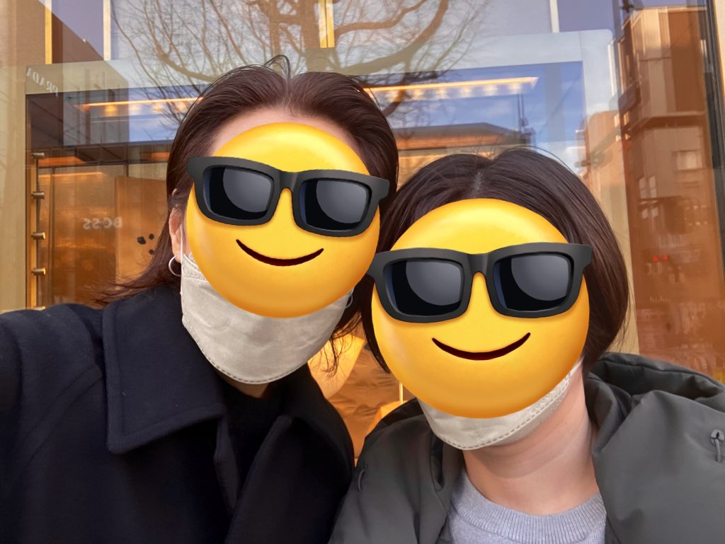 こんにちは。大きいYです。

小さいYちゃんと結婚指輪を受け取りに行ってきました。
仕上がりがとても美しく、とても満足しています。

2人でこの指輪を付けるのが楽しみだね。
小さいyちゃん、ありがとう