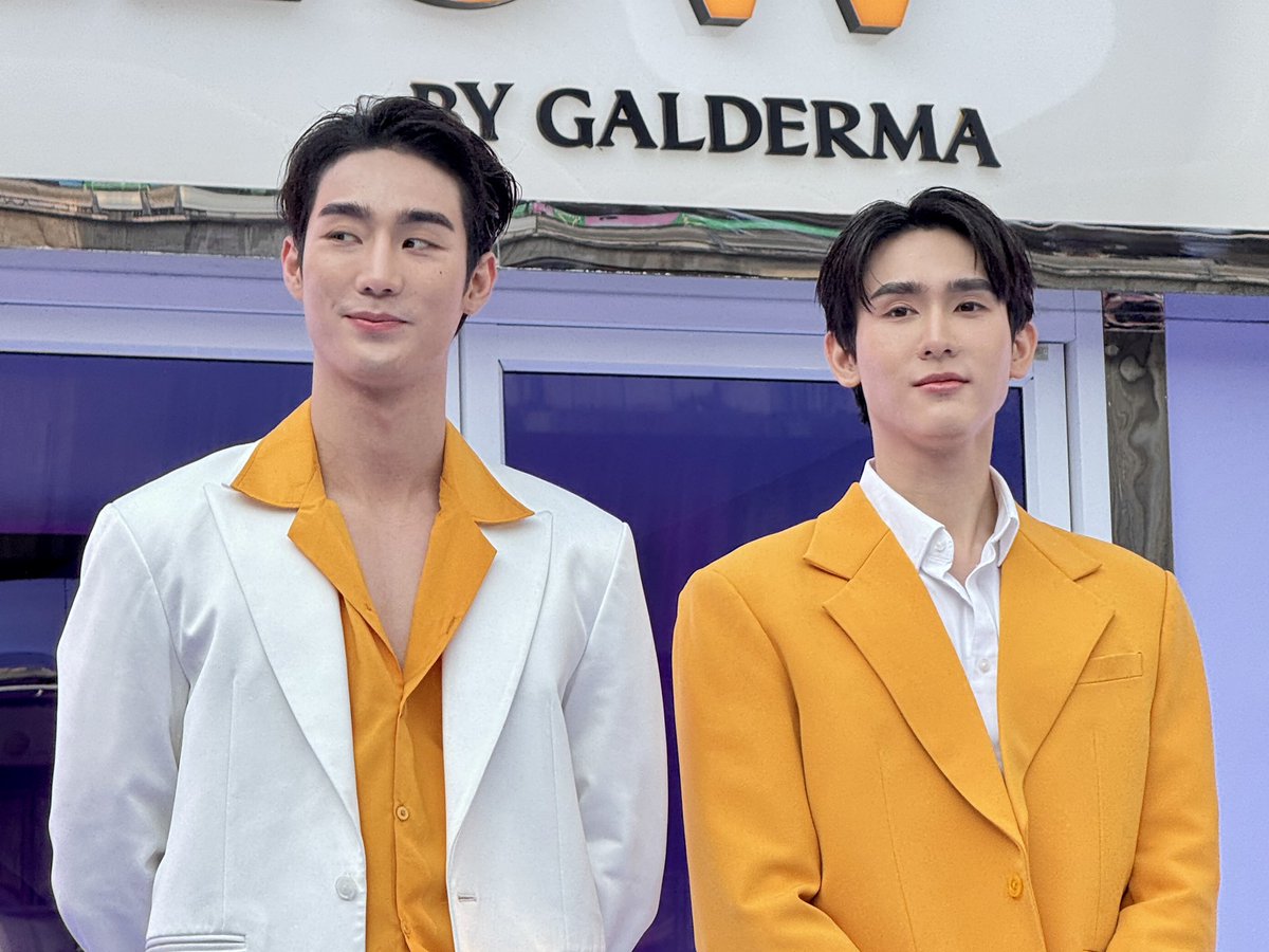 LABXClinic's tweet photo. พา #FriendOfLABX มาฟินติดขอบเวทีกับความน่ารักของ ฟอส-บุ๊ค กับงาน Journey Of GLOW ✨

#JourneyofGLOW
#AestheticsByGaldermaThailand
#fforce_  #kasibook   #ฟอสบุ๊ค #friendsoflabx #Labxclinic #labxreview #thebeautiverse https://t.co/EUFFrpaLkT