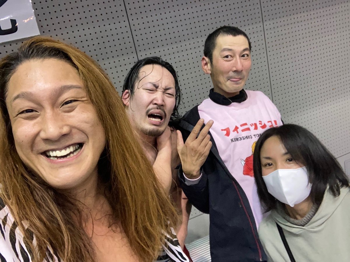 黒潮選手、自撮りしてくれました！
アニキもしんどいところ、有難う御座います♪

#週プロフォト自慢