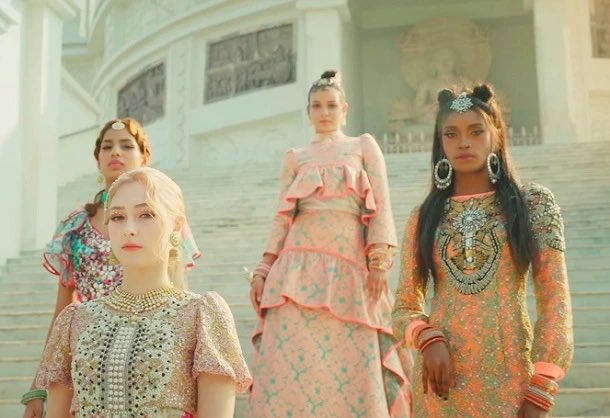 A thread 🧵 to why Blackswan has the potential to be big globally and what Blackswan has to offer, also reasons why to become a lumina…

Some quick info - Blackswan debut on 16 Oct 2020 and is under DR Music which is the same company that housed Kpop group BABY V.O.X and RaNia.