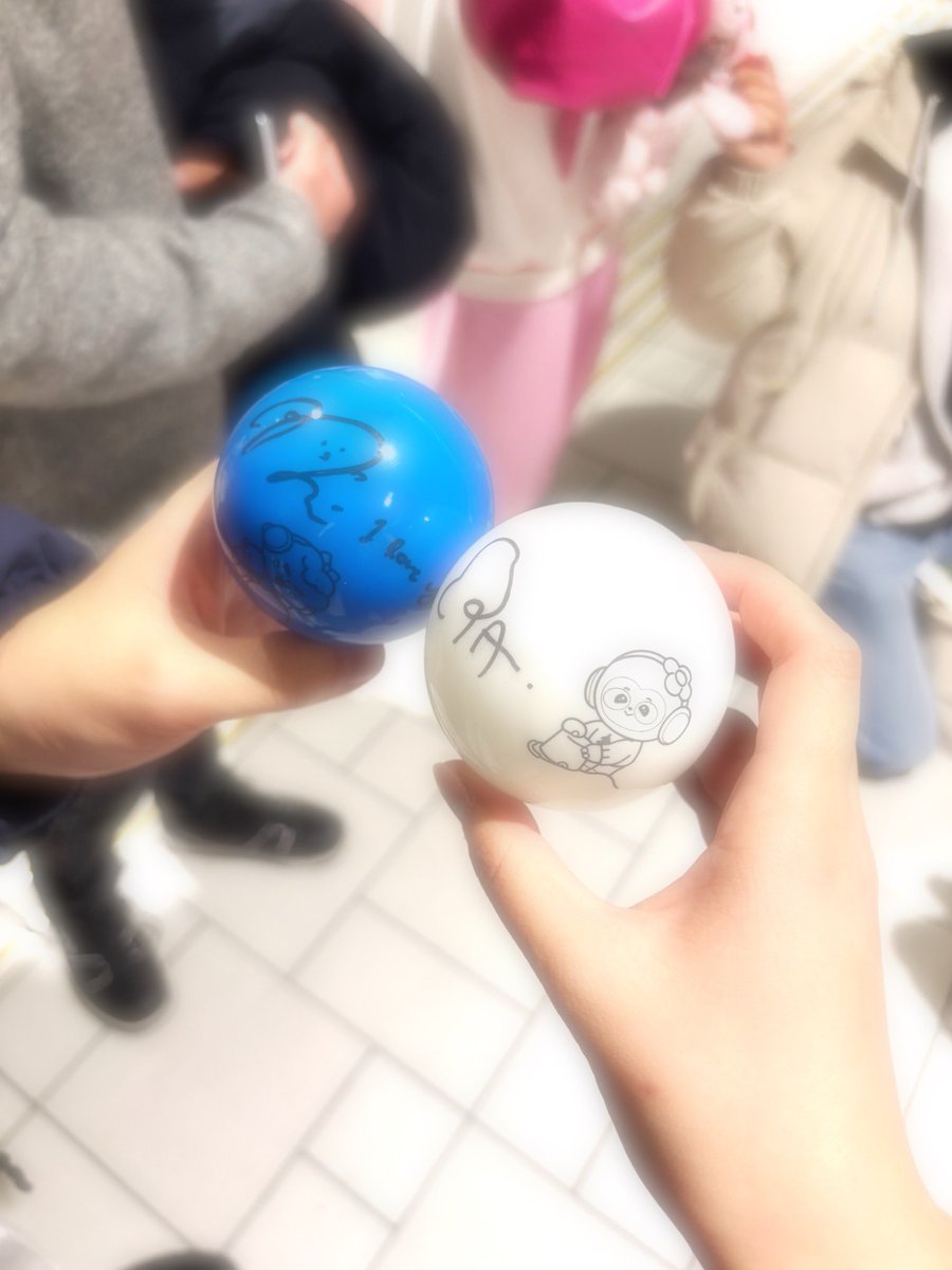 あやかのサインボール取れた⚾️

あやかありがととととと！
下投げで投げれてくれたぁ♡♡
ほんとにありがとととと！！！