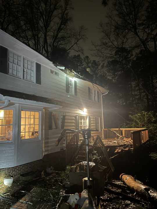 5am Sunday, Feb 16 FULTON COUNTY STORM DAMAGE:

City of Roswell, GA Fire Department reporting a tree through the roof of a house in Roswell with significant damage.
I hope everyone is okay!

#ATLwx #GAwx #ATL