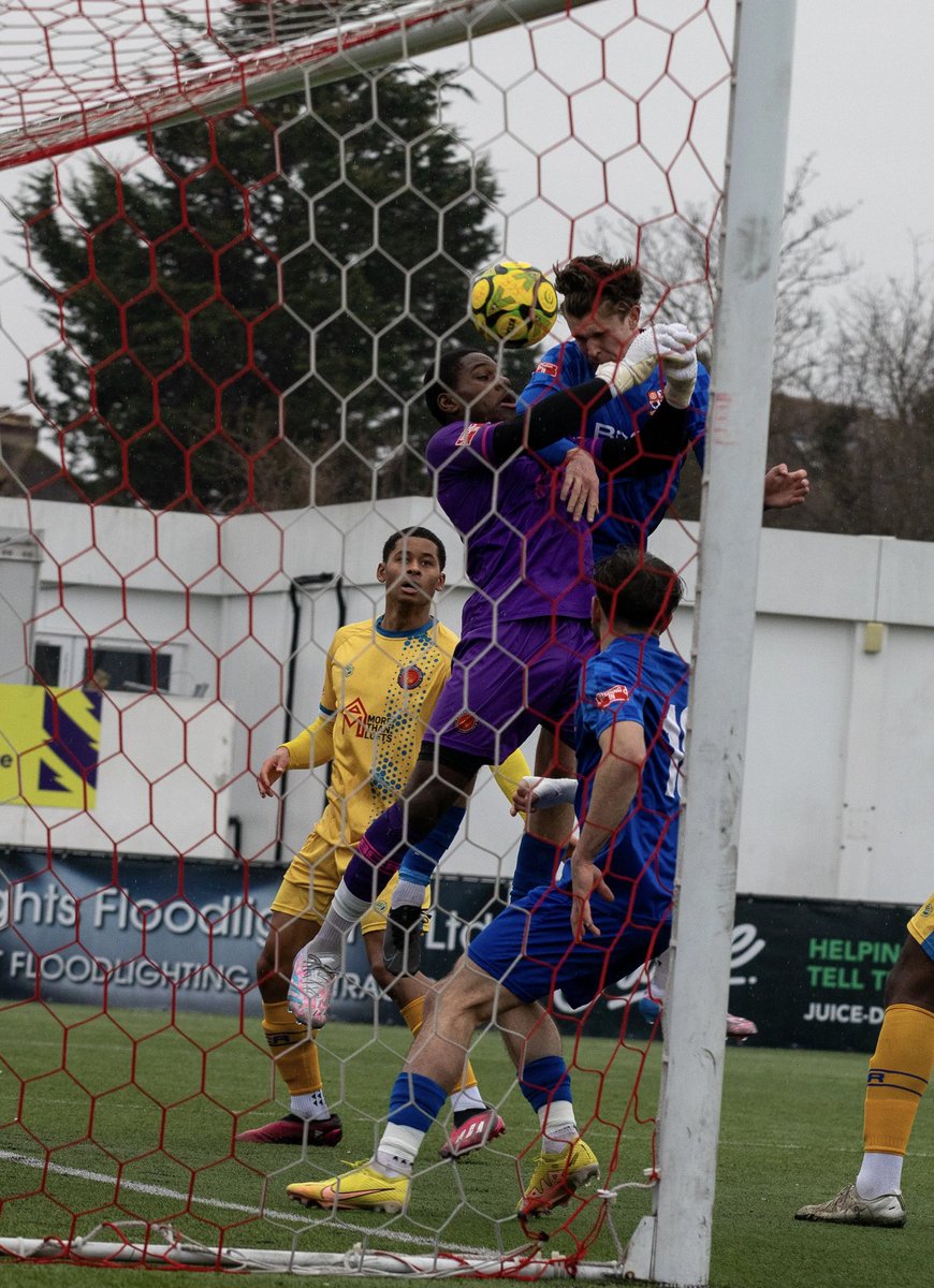 HartleyFC's tweet image. All the action from yesterday’s win against @official_scrfc courtesy of Jon Wiggins.

flickr.com/photos/2016376…

Thanks again to the hardy Row supporters making the trip on a bitterly cold day &amp;amp; to Jon for sitting it out and capturing the action👌

#UTR🧡💙 @SebKarczewski9