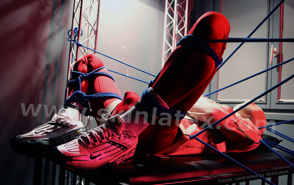 [January 2025 - with <a href="/tigos_sub/">tigos</a> - Pic 10]

Now you can't move for a moment... 

#SkinLatexPicture #Bondage #Rope #Lycra #Sneakers #Blindfold #StraightJacket #Chastity