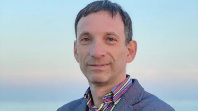 Сходила на нового Капітана Америка і звичайно це повний шлак. Але є питання, вам вони не схожі?