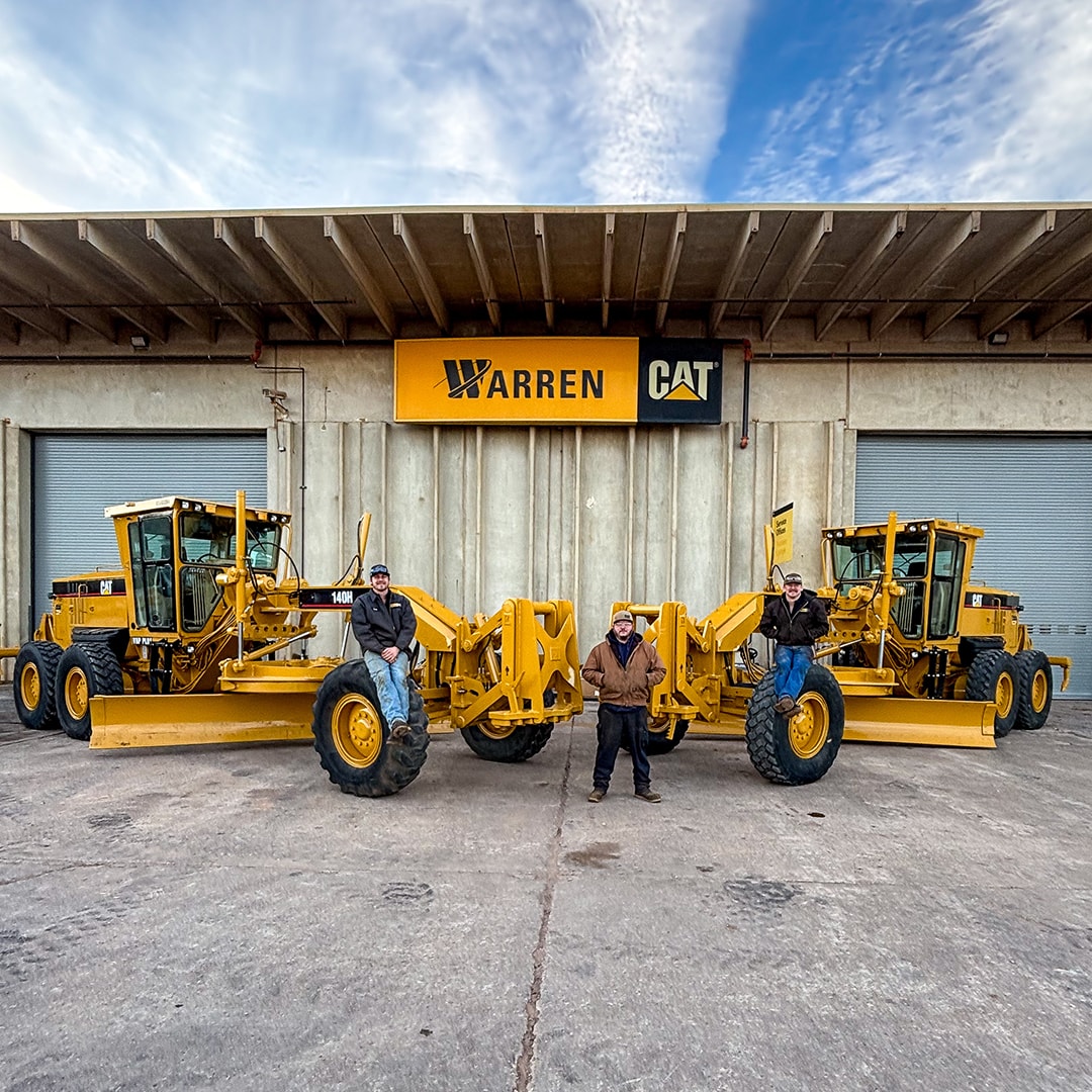 WarrenCAT's tweet photo. Repair, replace, or rebuild? ๐ค We recently brought these 140H Motor Graders back to life with a Cat rebuild! Get in touch to learn how a rebuild can save you time and money.
#CatRebuild #EquipmentMaintenance #ConstructionEquipment https://t.co/A5542Y35de