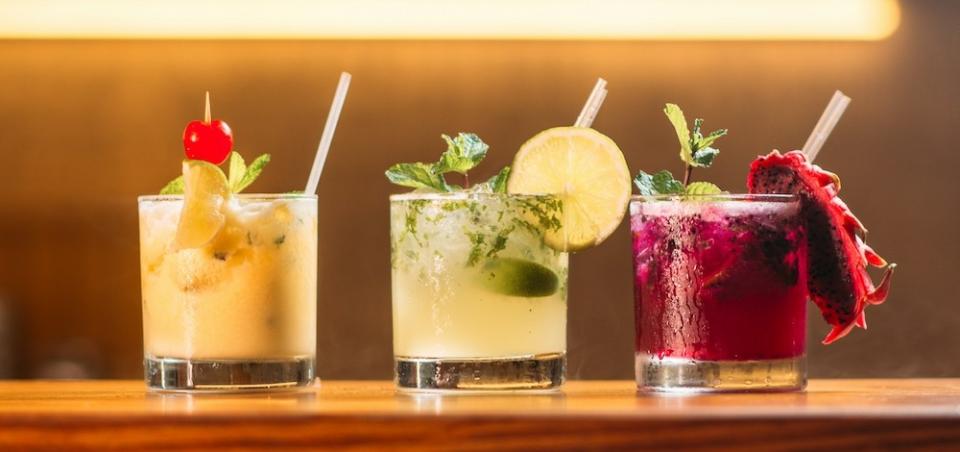 akhaelss's tweet photo. Frauenpower hinter dem Tresen: „Hammond Bar“ feiert Weltbarfrauentag #Wien #Gastro #Gastronomie #Kulinarik #Gourmet #Genuss #Lifestyle #Getränke #Drinks #Barkeeper #Bartender #Bar #Frauen #Cocktail #Mixologie #Freizeit #Weltfrauenbartag 🔗 https://t.co/FgU3aS4UOI https://t.co/vLJoeq0SMR