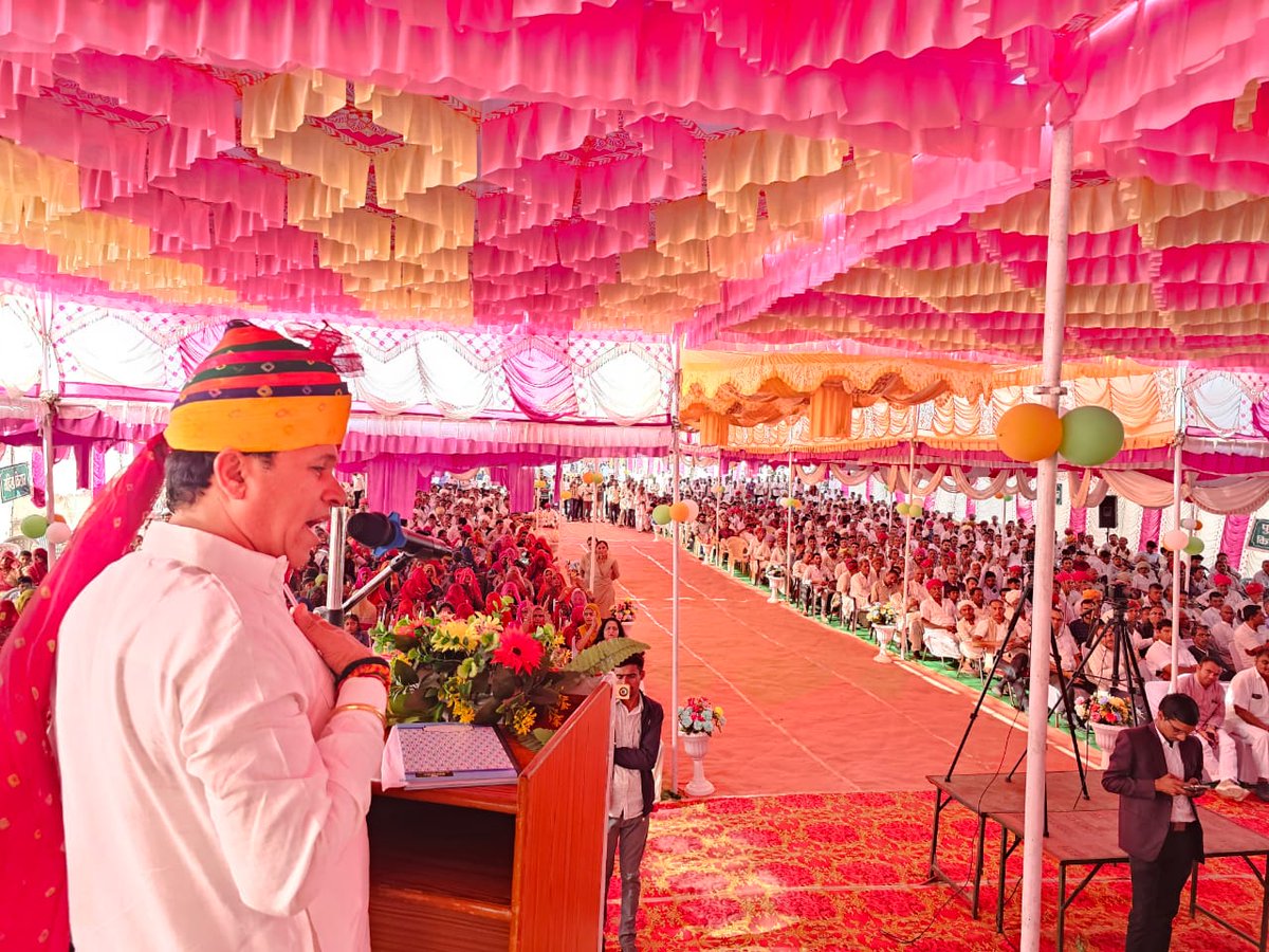 Kailash Choudhary (@kailashbaytu) on Twitter photo आज संसदीय क्षेत्र के भारतीय श्री अन्न अनुसंधान संस्थान - क्षेत्रीय बाजरा अनुसंधान केंद्र, गुड़ामालानी में आयोजित "श्री अन्न किसान मेला - 2025" में केंद्रीय कृषि एवं किसान कल्याण राज्य मंत्री श्री <a href="/mpbhagirathbjp/">Bhagirath Choudhary</a> जी के साथ सहभागिता कर कार्यक्रम को संबोधित किया। आज संसदीय क्षेत्र के भारतीय श्री अन्न अनुसंधान संस्थान - क्षेत्रीय बाजरा अनुसंधान केंद्र, गुड़ामालानी में आयोजित "श्री अन्न किसान मेला - 2025" में केंद्रीय कृषि एवं किसान कल्याण राज्य मंत्री श्री <a href="/mpbhagirathbjp/">Bhagirath Choudhary</a> जी के साथ सहभागिता कर कार्यक्रम को संबोधित किया।