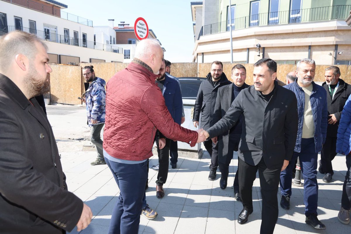 mmunlafalioglu's tweet photo. AK Parti’mizin 8. Olağan Büyük Kongresi dolayısıyla açmış olduğumuz stantta İl Başkanımız @fatihozgokcen’i misafir ettik.

Değerli il başkanımıza ziyaretleri için teşekkür ediyor, tüm hemşehrilerimize partimize olan teveccühleri ve stantımıza olan ilgileri dolayısıyla şükranlarımı sunuyorum.

📍Tarihi Bedesten Çarşısı