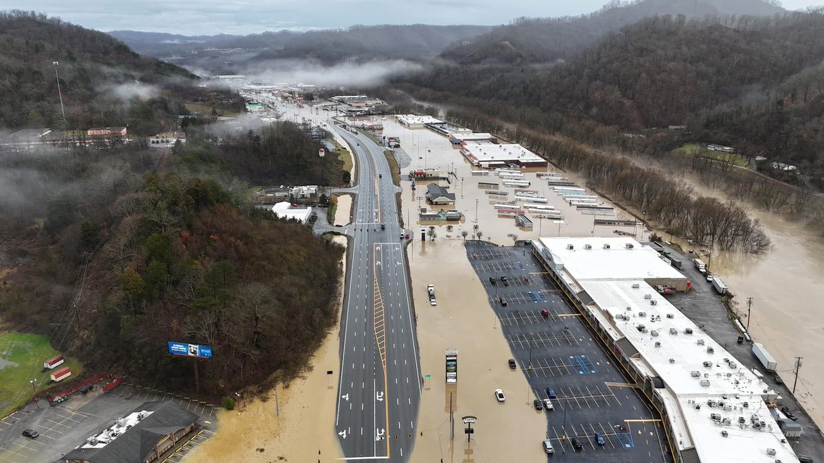 PikevillePride (@pikevillepride) on Twitter photo 🚨 EKY FLOODING 🚨
#Pikeville and #PikeCounty has been hit HARD with flooding. If you can, please donate to <a href="/ekymutualaid/">eKy mutual aid</a> to help our friends, family & neighbors!
PayPal & Venmo - ekymutualaid
CashApp - $ekymutualaid
Please share! 🚨 EKY FLOODING 🚨
#Pikeville and #PikeCounty has been hit HARD with flooding. If you can, please donate to <a href="/ekymutualaid/">eKy mutual aid</a> to help our friends, family & neighbors!
PayPal & Venmo - ekymutualaid
CashApp - $ekymutualaid
Please share!