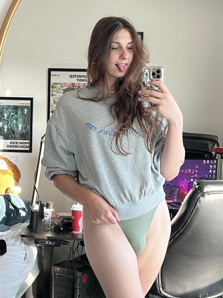 Give me a repost and get a surprise 🥵