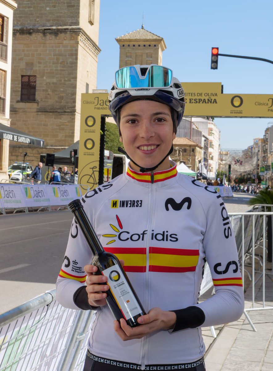 Enhorabuena a la selección femenina juvenil de ciclismo por su victoria por equipos en la Copa de las Naciones UCI Jaén Paraíso Interior. <a href="/ClasicaJaen/">Clásica Jaén Paraíso Interior</a> #aceiteDeOlivaDeEspana