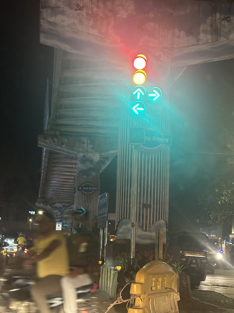 Mumbai Traffic ka haal

Rukhna bhi hai, Dheere bhi hona hai aur chalna bhi hai

Sab ek saath

<a href="/MumbaiPolice/">मुंबई पोलीस Mumbai Police</a>