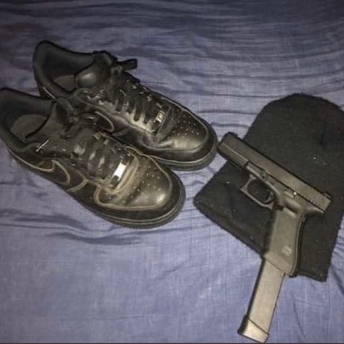 Tropbased450's tweet photo. @lukin4it_ Jte jure sans crème ni rien j’ai peur qu’il parte braquer des gens mtn #BlackAirForceActivity https://t.co/IE1QKYK7el